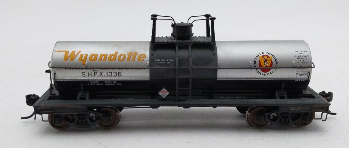 Broadway Limited HO Wyanadotte 6000 Gallon Tank Car