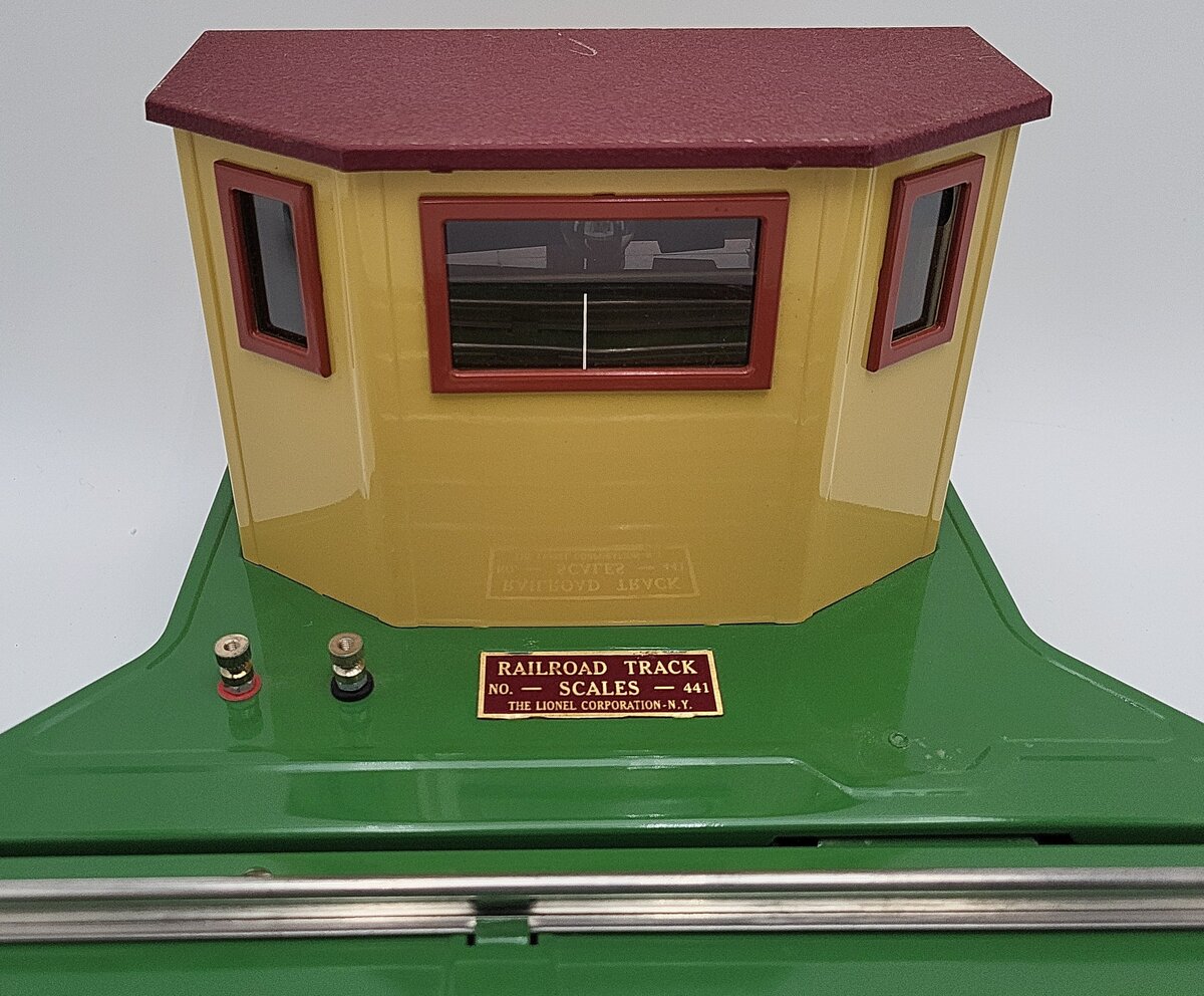 MTH 10-1069 Standard Gauge Green and Cream Weighing Station #441 EX