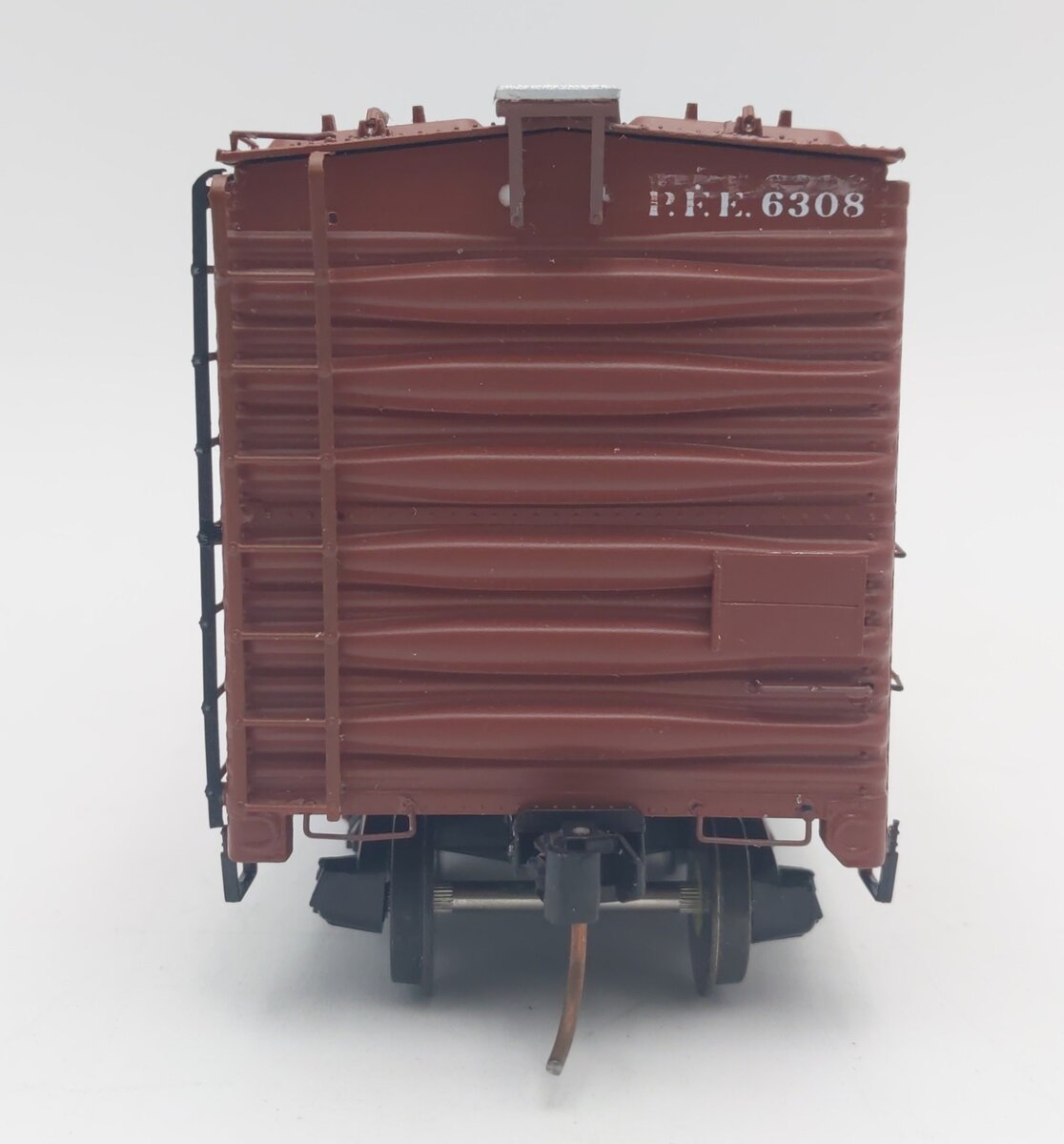 Pacific Rail 2332.5 S-Scale PFE R-40-23 Steel Ice Reefer Kit #6308 - Assembled EX/Box