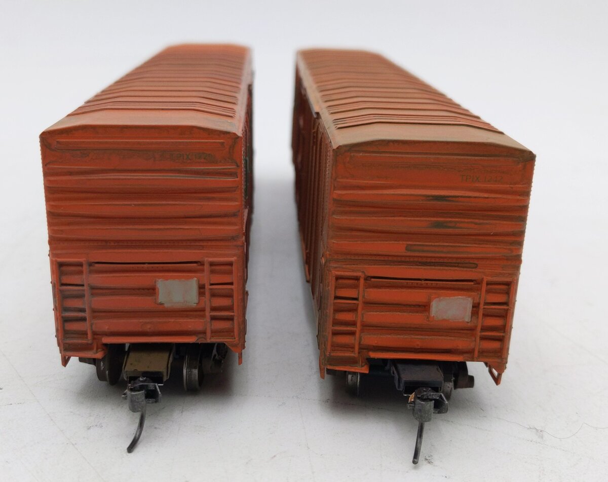 Athearn 2319 HO Tropicana Reefer Cars #1229 & 1242 -Assembled Weathered/Box