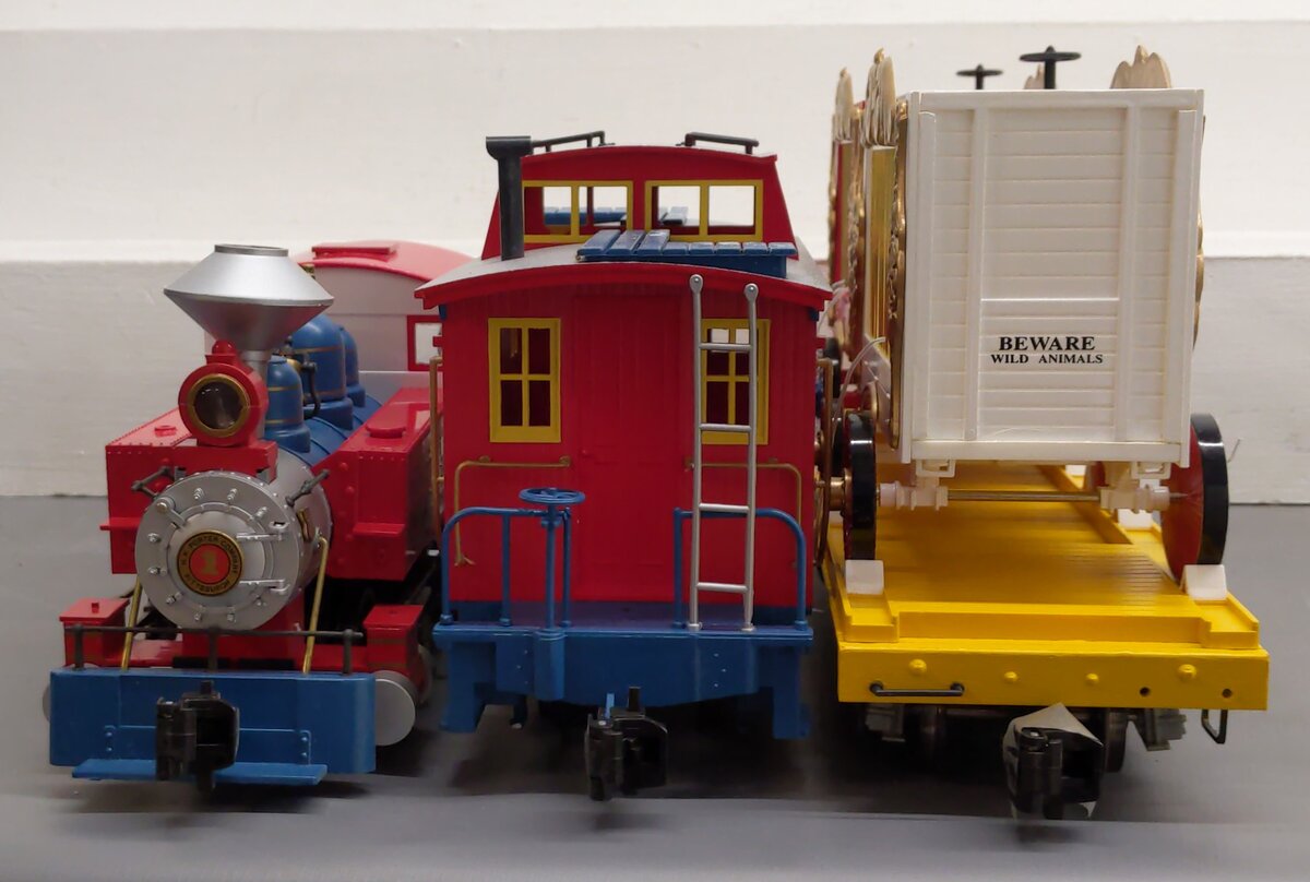 Bachmann 90019 Emmett Kelly Circus G Gauge Steam Train Set EX