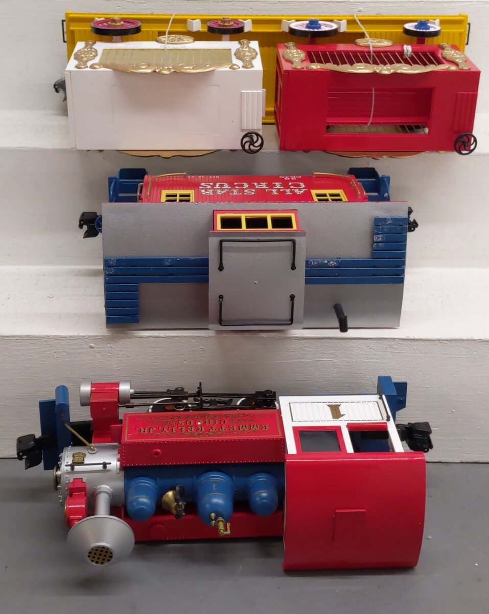 Bachmann 90019 Emmett Kelly Circus G Gauge Steam Train Set EX