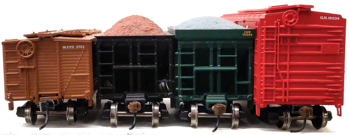 Athearn Assorted HO Scale Freight Cars: 3701, 18034, 112504, 78572 [4] LN/Box