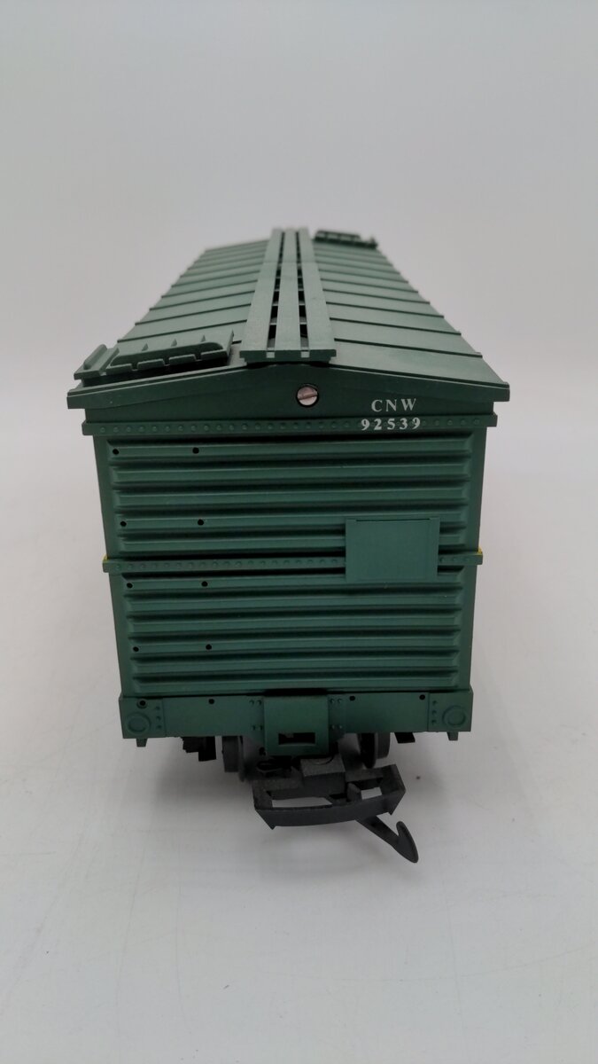 USA Trains 92539 G Scale Chicago and Northwestern Sliding Doors Boxcar #92539 EX/Box
