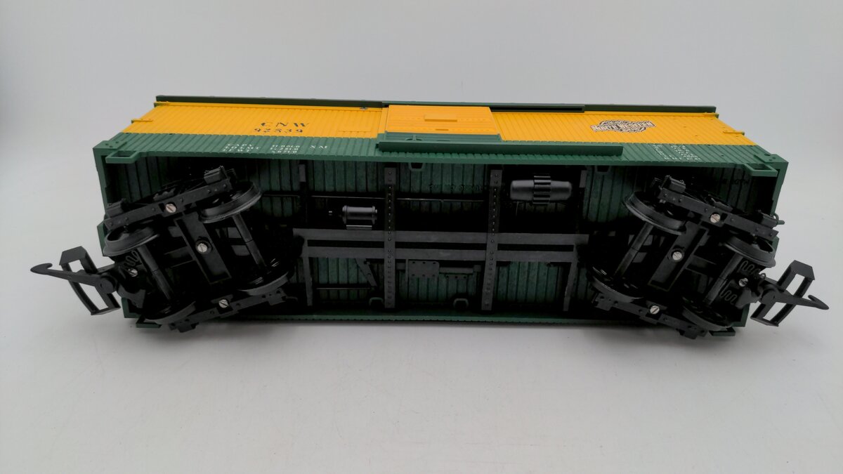USA Trains 92539 G Scale Chicago and Northwestern Sliding Doors Boxcar #92539 EX/Box