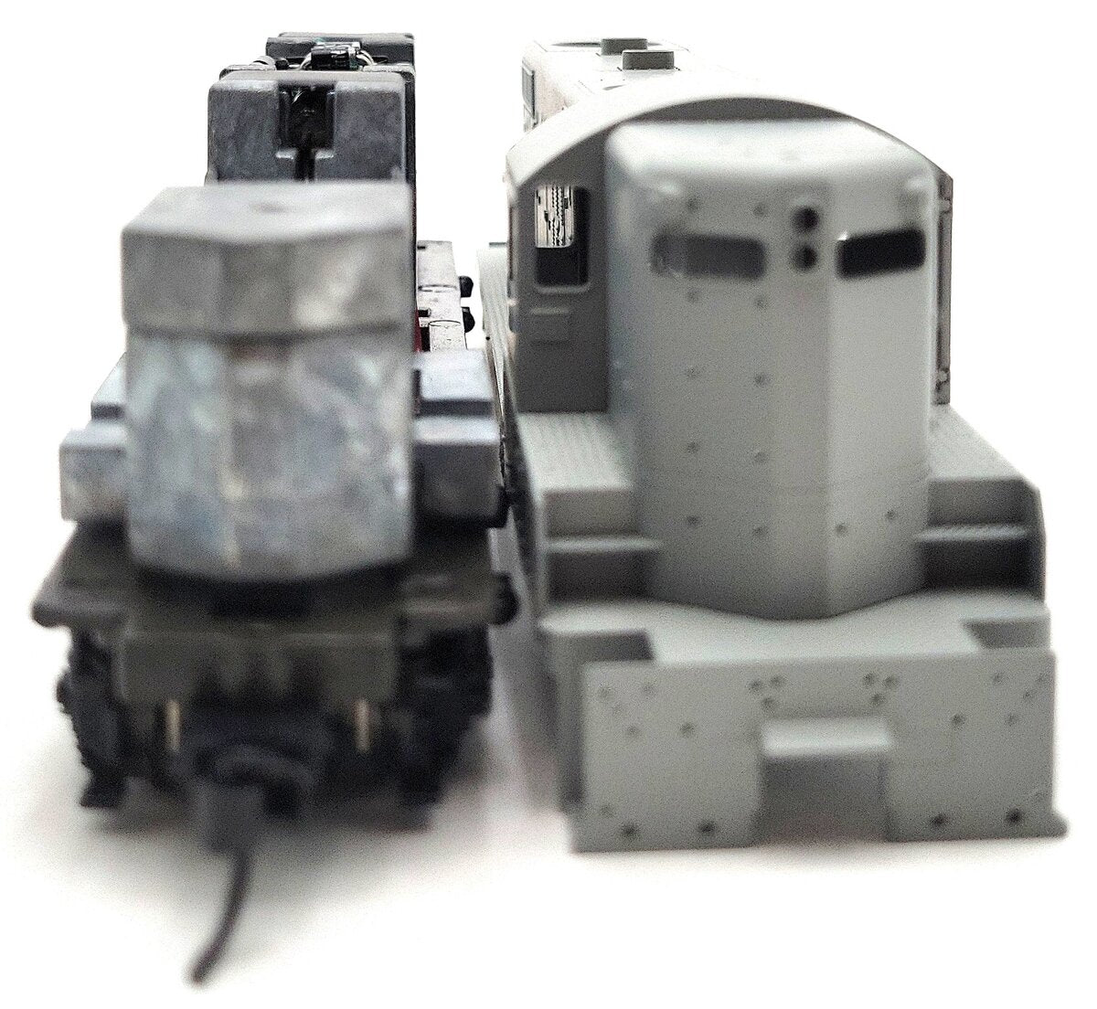Proto 2000 21749 HO Scale Undecorated Phase III Diesel Locomotive LN/Box