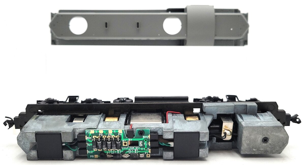 Proto 2000 21749 HO Scale Undecorated Phase III Diesel Locomotive LN/Box
