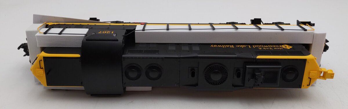 Lionel 2401070 NY & GL LEGACY GP9 #1267 EX/Box