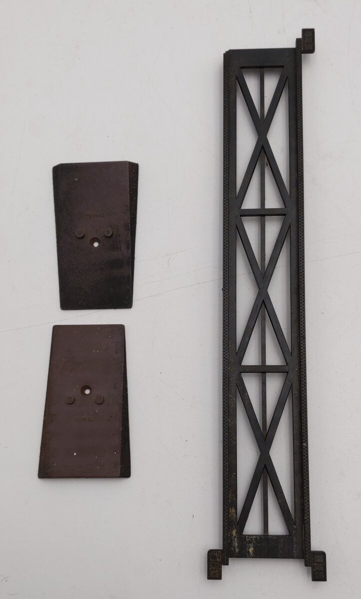 Atlas 0080 HO Scale Over-N-Under Pier Set (Set of 47) EX/Box