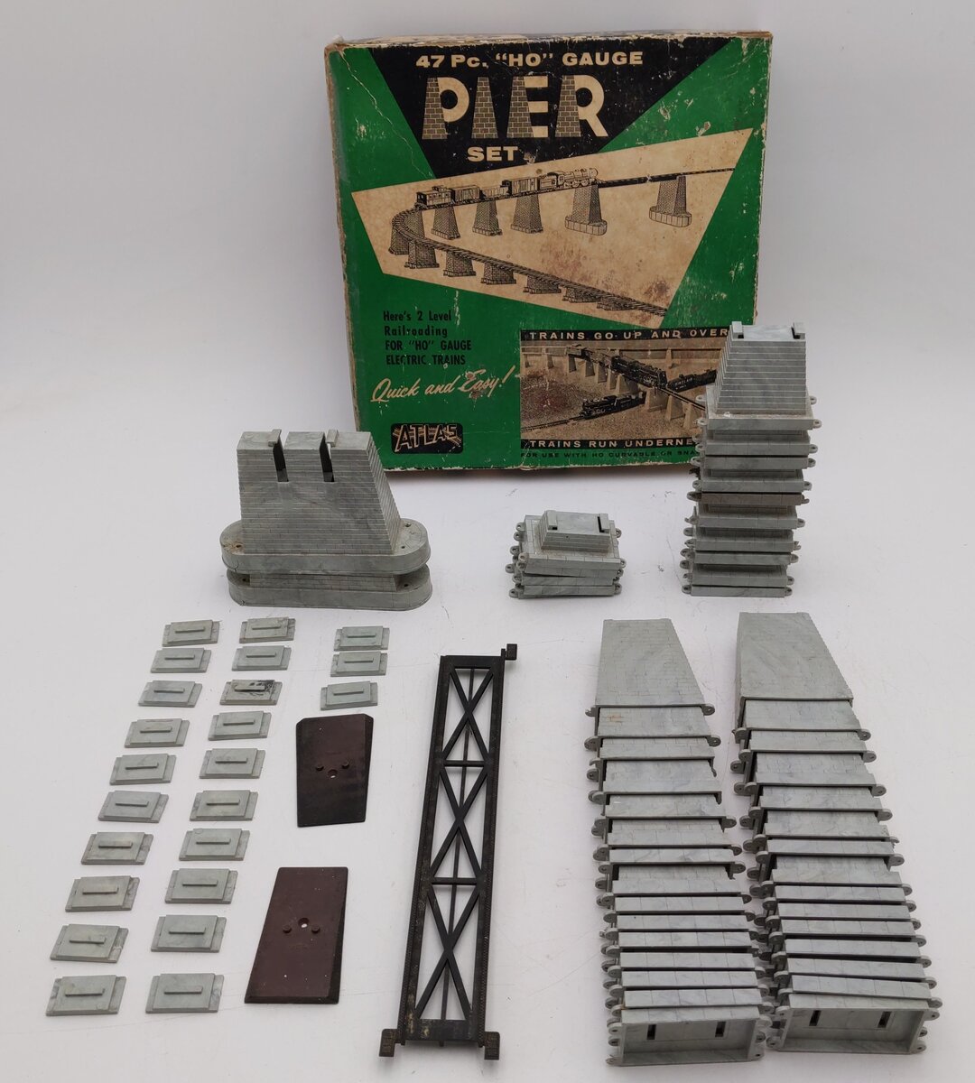 Atlas 0080 HO Scale Over-N-Under Pier Set (Set of 47) EX/Box