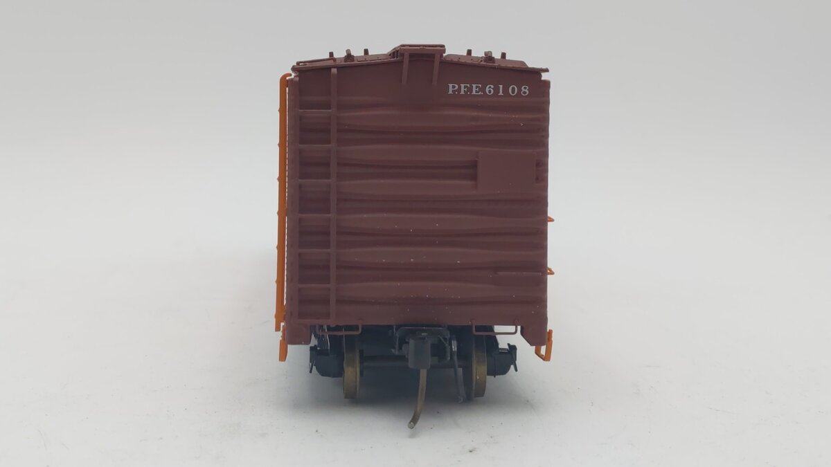 Pacific Rail PRS-008 S Scale PFE 40' Steel Ice Refrigerator Car #6108 EX/Box