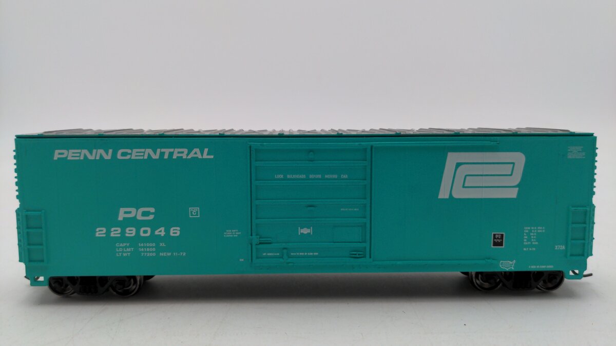 Proto 1000 23942 HO Penn Central 50' High Roof Boxcar #229046 EX