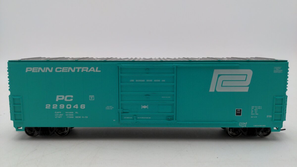 Proto 1000 23942 HO Penn Central 50' High Roof Boxcar #229046 EX
