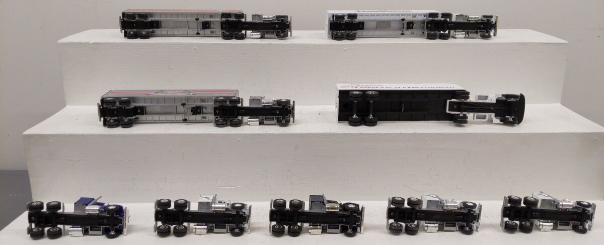 Lionel/ERTL Assorted Die-Cast Tractor Trailers-Chevy & Lionel Lines [9] EX