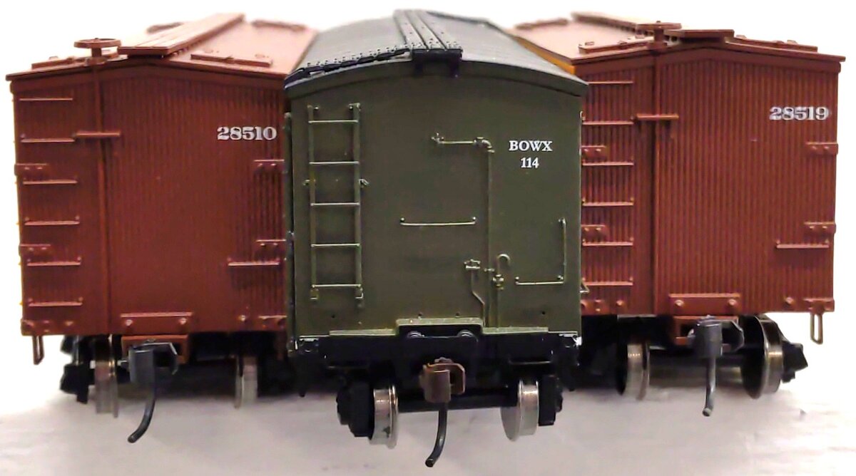 Roundhouse Assorted HO Scale Freight Cars: 28510, 28519, 114 [3] LN/Box