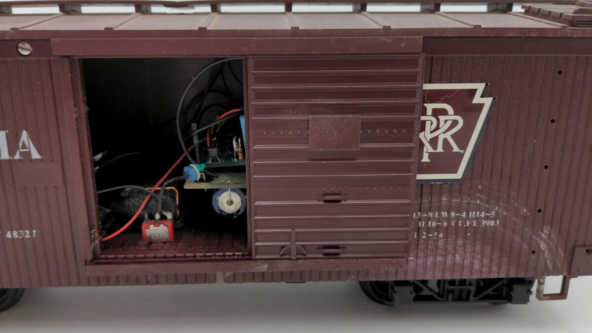 USA Trains R1950 G Scale Custom Pennsylvania Boxcar #1950 VG