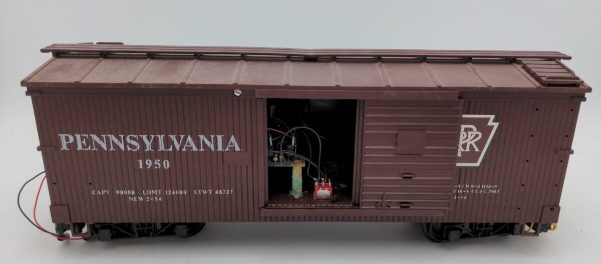 USA Trains R1950 G Scale Custom Pennsylvania Boxcar #1950 VG