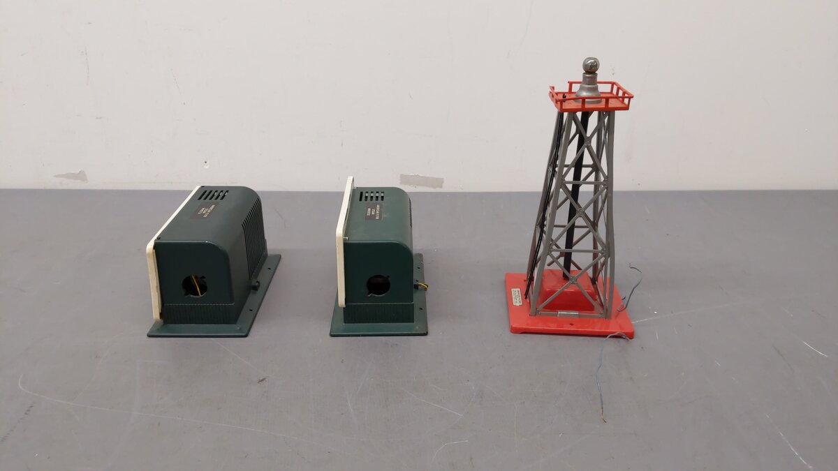American Flyer S Gauge Assorted Accessories 566 & 769 [3] VG