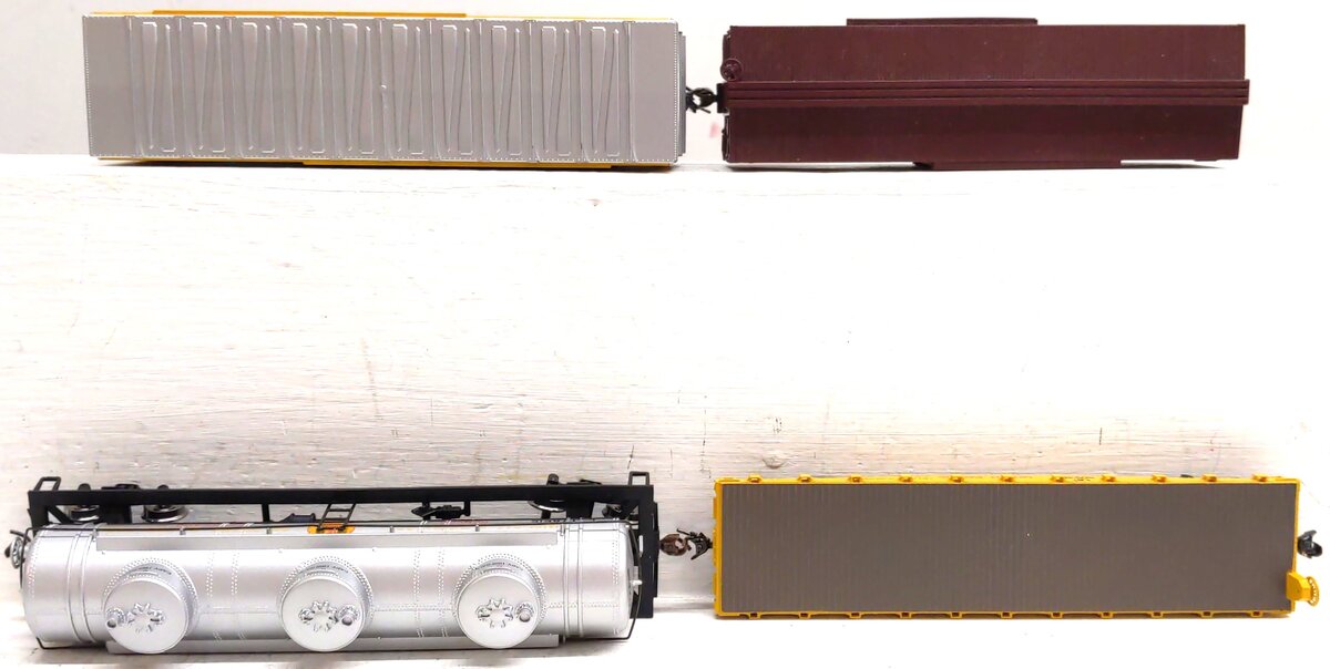 Roundhouse Assorted HO Scale Freight Cars: 8518, 518131, 50531, 52558 [4] LN/Box