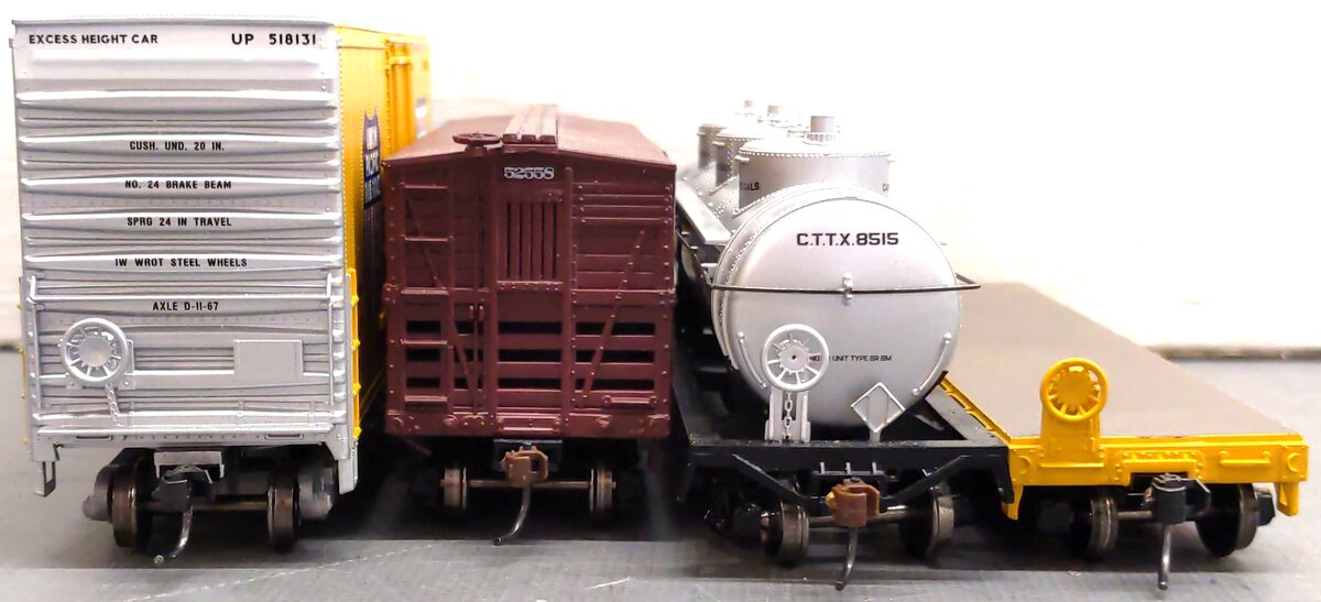 Roundhouse Assorted HO Scale Freight Cars: 8518, 518131, 50531, 52558 [4] LN/Box