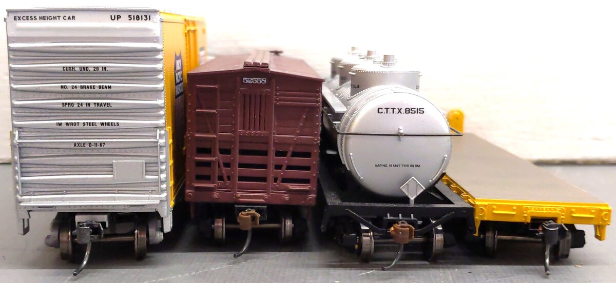 Roundhouse Assorted HO Scale Freight Cars: 8518, 518131, 50531, 52558 [4] LN/Box