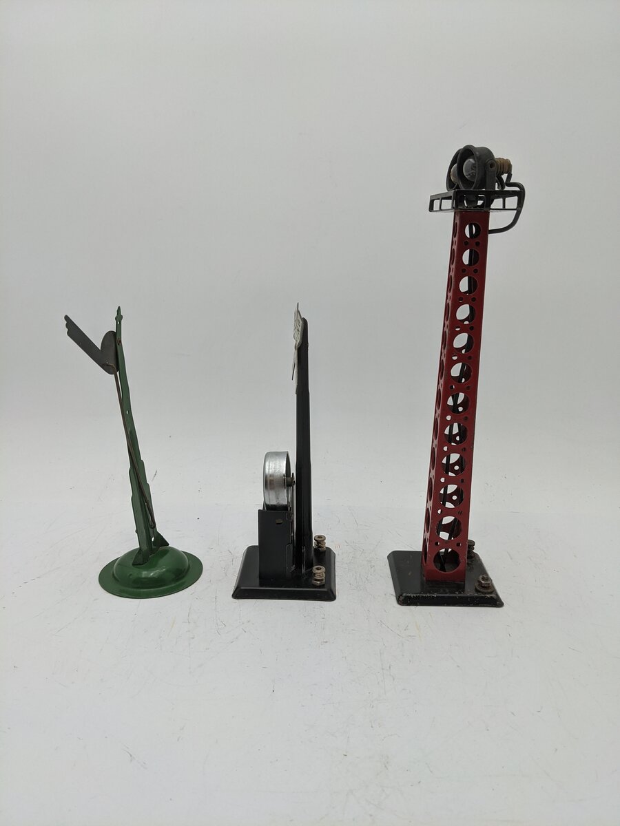 Marx O Gauge Assorted Accessories 418, 416A & A Sign [3] VG