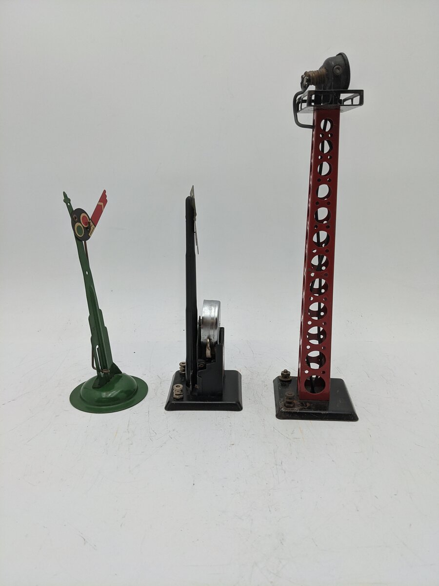 Marx O Gauge Assorted Accessories 418, 416A & A Sign [3] VG