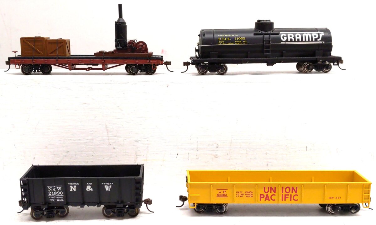 Bachmann Assorted HO Scale Freight Cars: 17201, 18642, 17832, 18301 [4] LN/Box