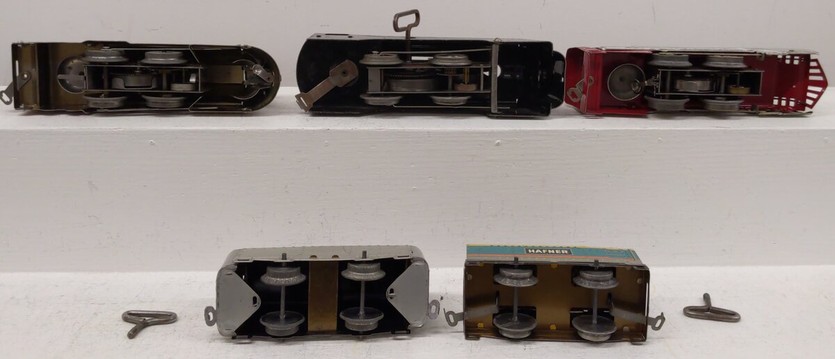 Hafner O Gauge Tin-Plate Assorted Locomotives & Tender; 2000,1010, 90131 [5]