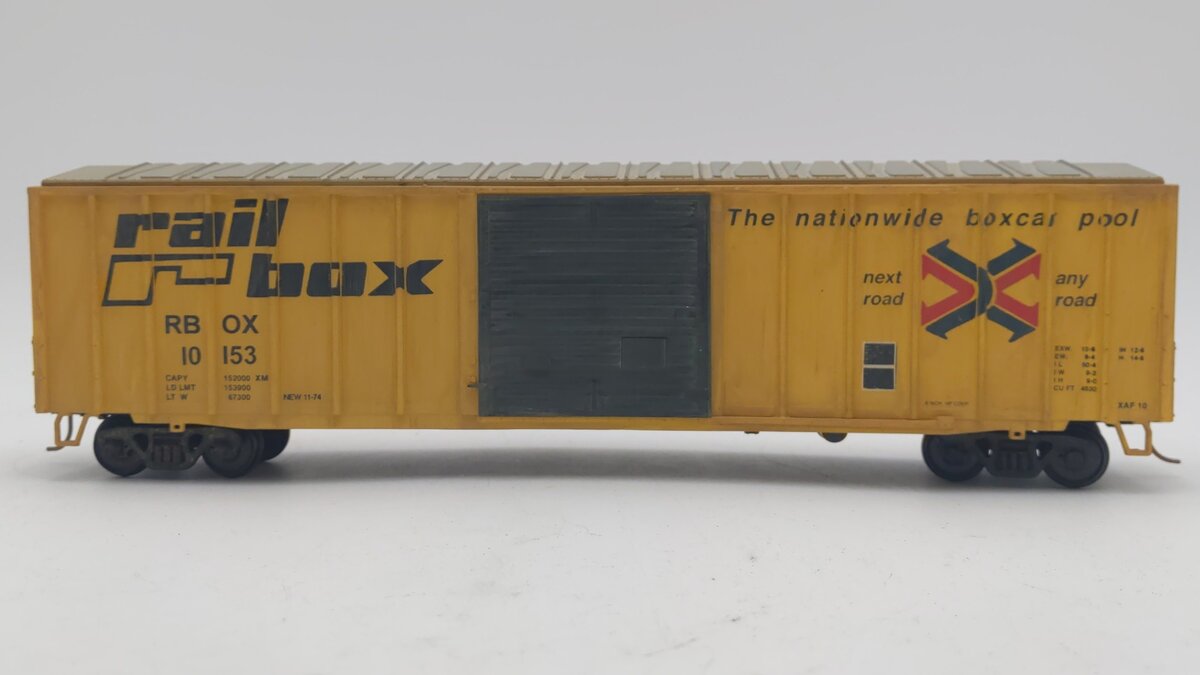 American Models 1501 S Scale Railbox Boxcar #10153 - Weathered/Box