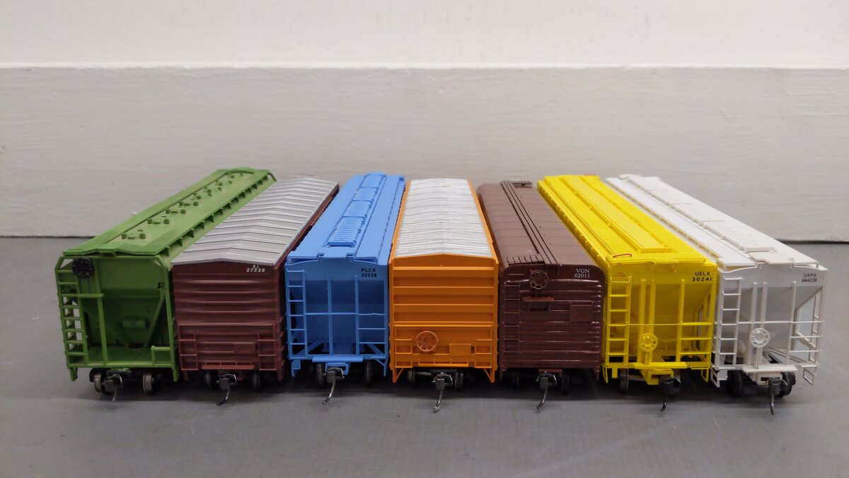 HO Scale Assorted Freight Cars: 90404, 27326, 32538, 52000, 62011, 30241 [7] VG