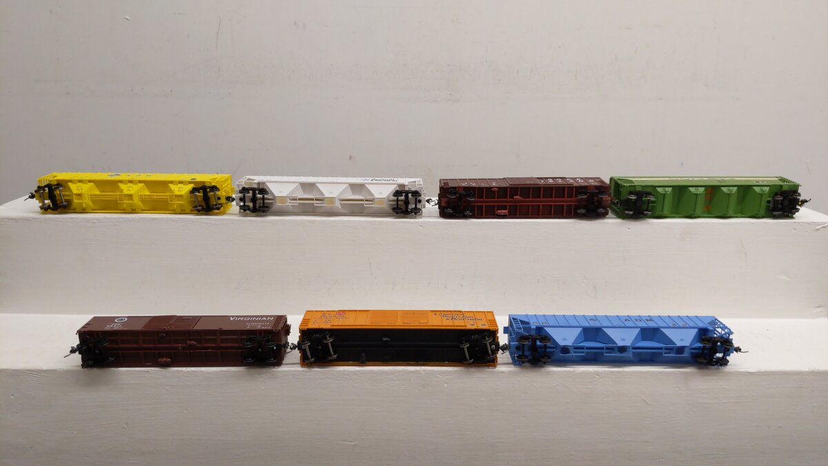 HO Scale Assorted Freight Cars: 90404, 27326, 32538, 52000, 62011, 30241 [7] VG
