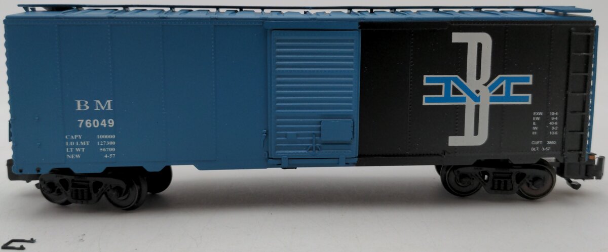 American Models 1148 S Scale (Hi-Rail) Boston and Maine 40' Box Car #76049 EX/Box