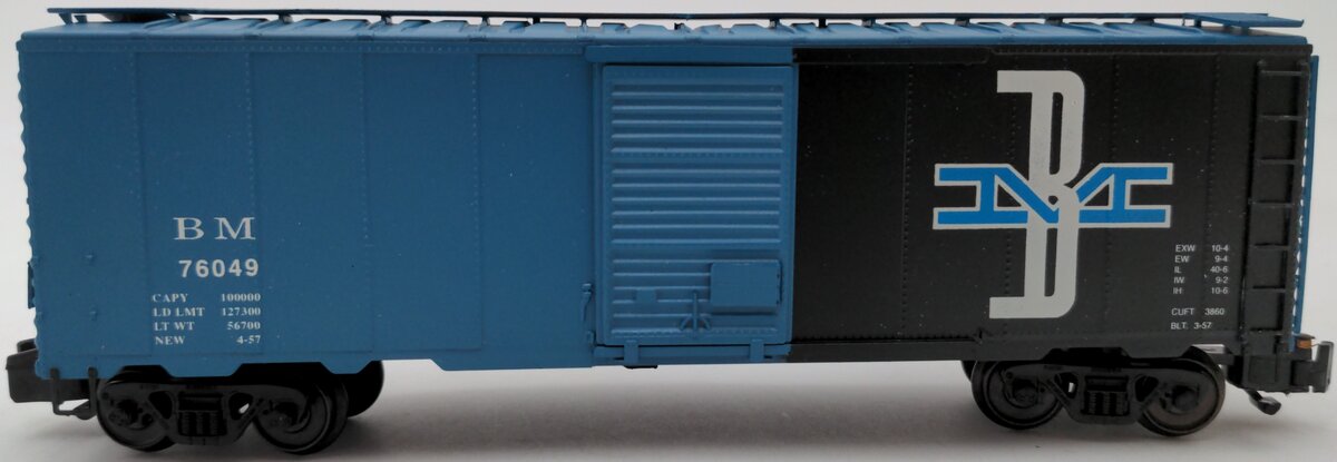 American Models 1148 S Scale (Hi-Rail) Boston and Maine 40' Box Car #76049 EX/Box
