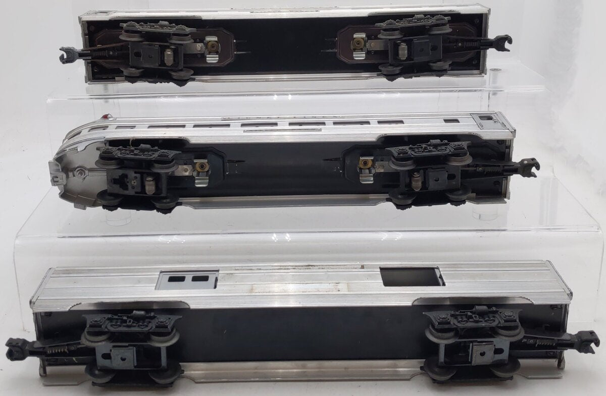 Lionel Vintage O Gauge Lionel Lines Aluminum Passenger Cars: #2531,2530,2532 [3] VG