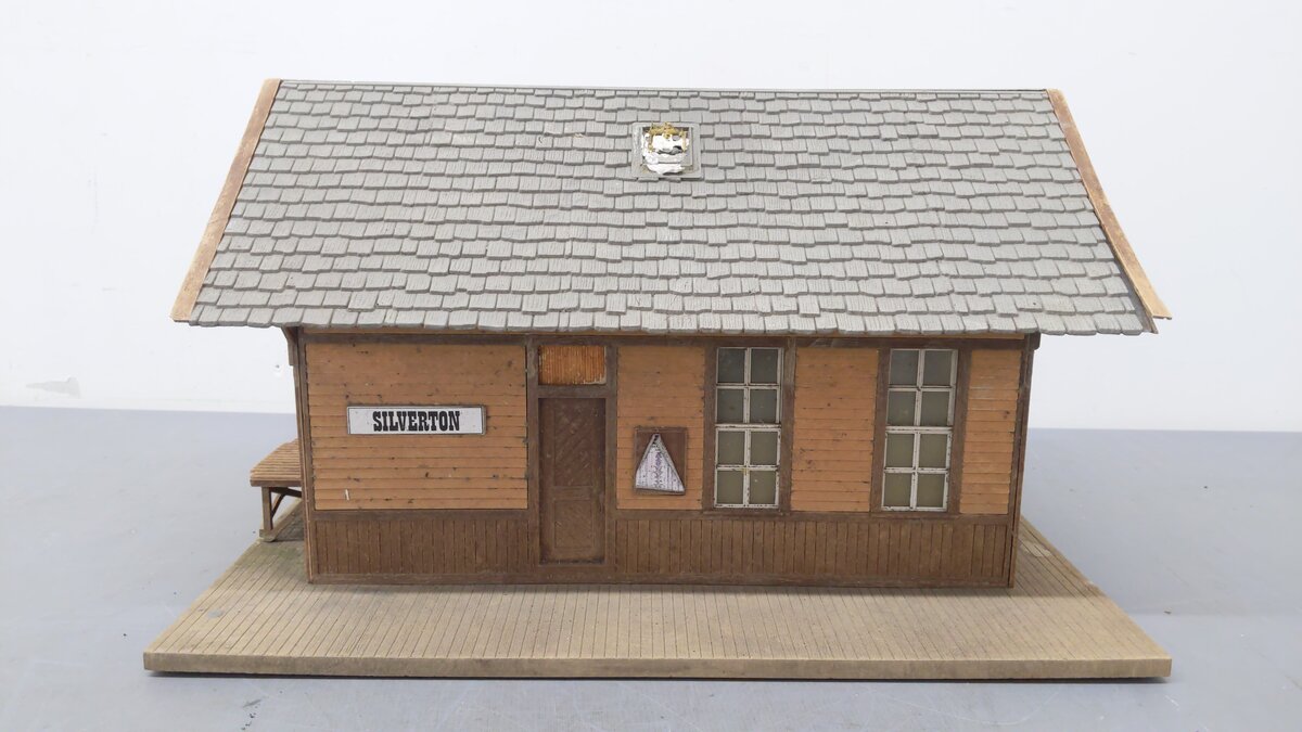 Pola 907 Silverton Railroad Station- Assembled VG