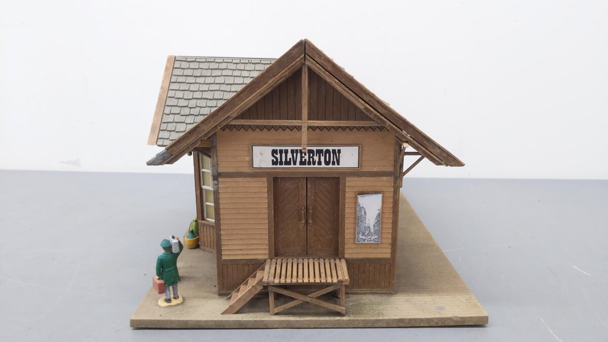 Pola 907 Silverton Railroad Station- Assembled VG