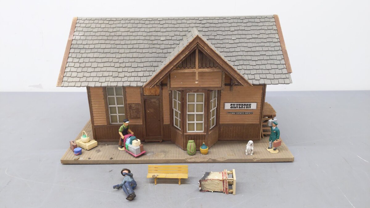 Pola 907 Silverton Railroad Station- Assembled VG