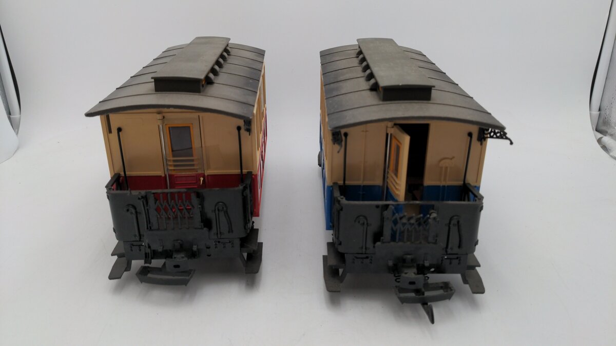 LGB 20301 G Scale Steam Passenger Train W/1 Locomotive 2 Cars & 2 Plastic Figure VG/Box