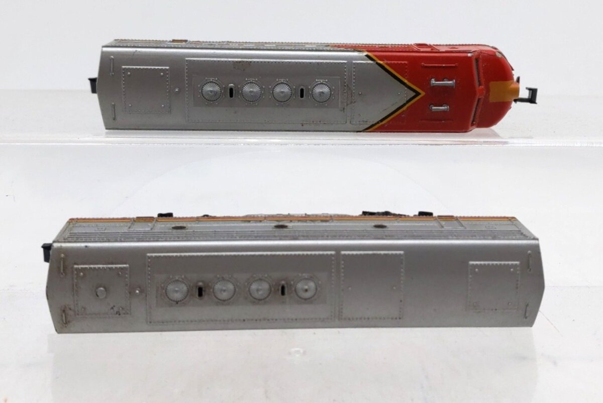 Trix N Scale Assorted Santa Fe Diesel Locomotives [2] VG