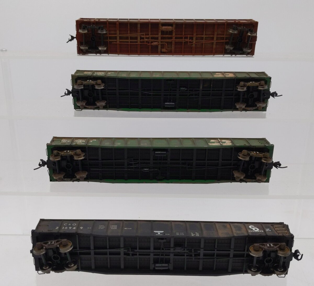 Assorted HO Scale Custom Weathered Gondola Cars [4]