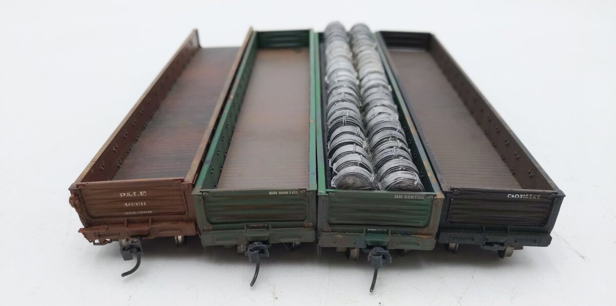 Assorted HO Scale Custom Weathered Gondola Cars [4]