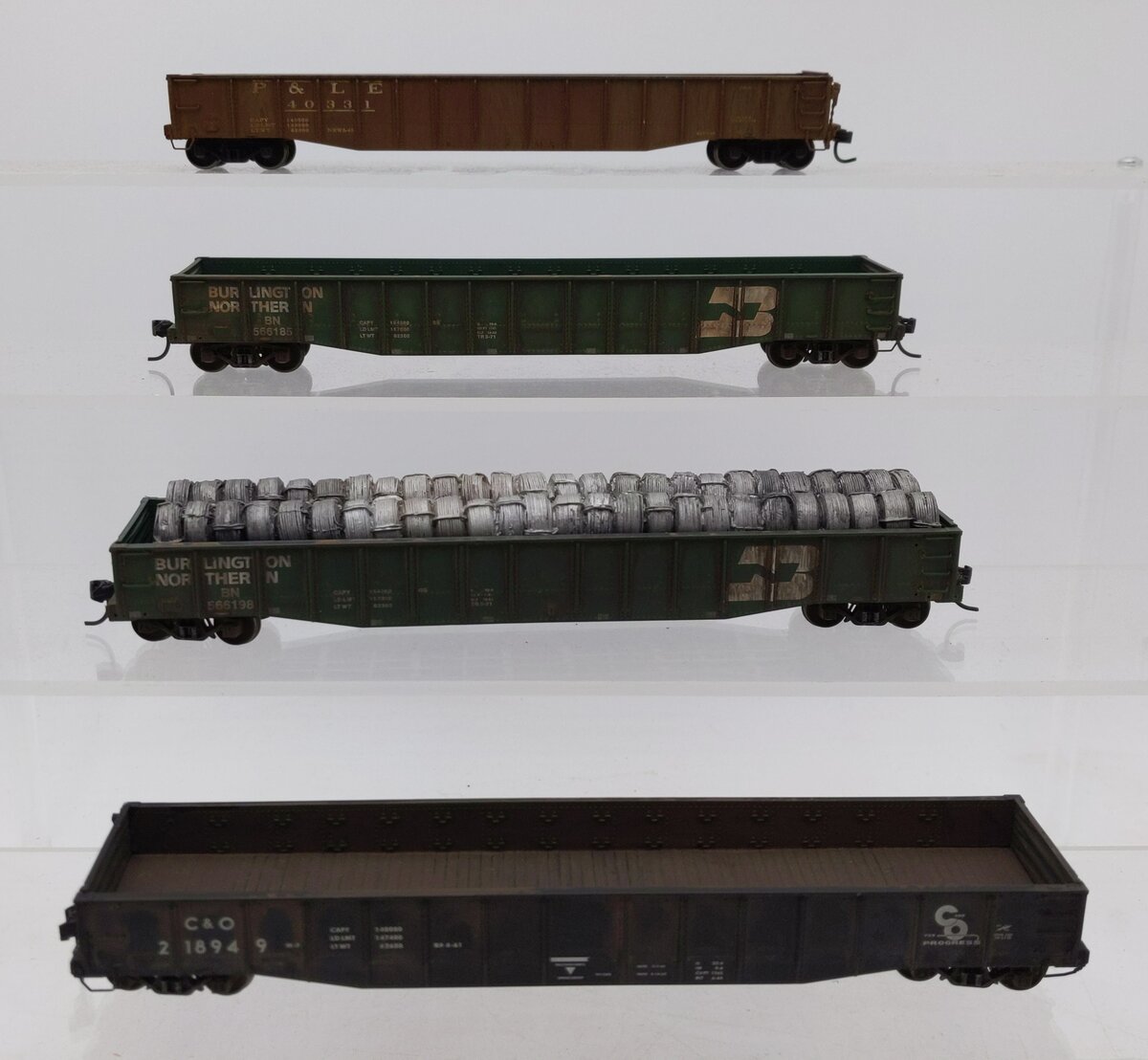 Assorted HO Scale Custom Weathered Gondola Cars [4]