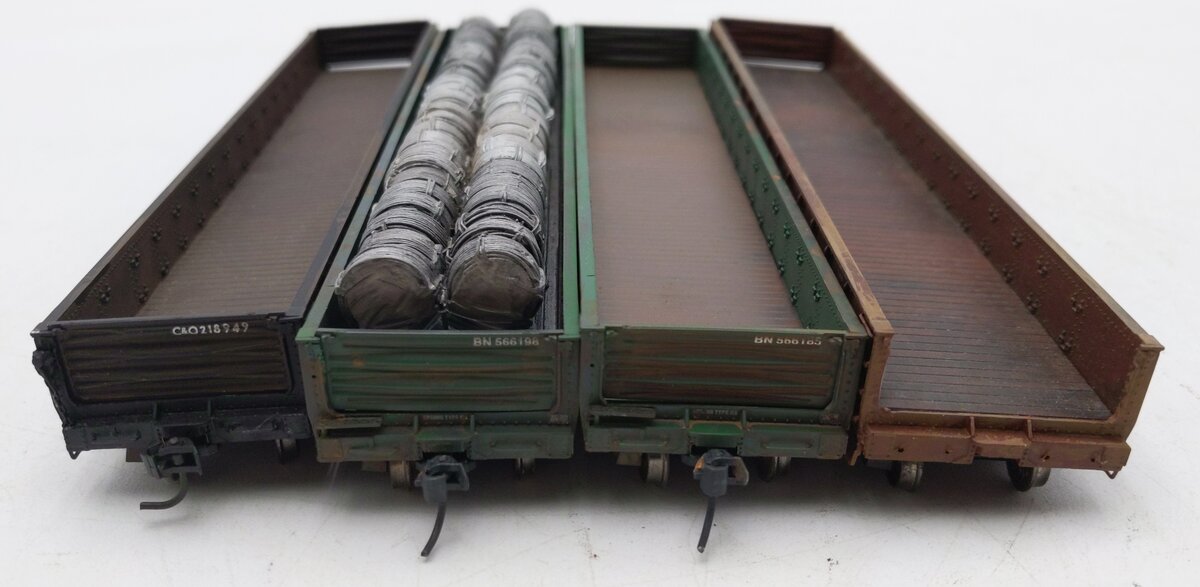 Assorted HO Scale Custom Weathered Gondola Cars [4]