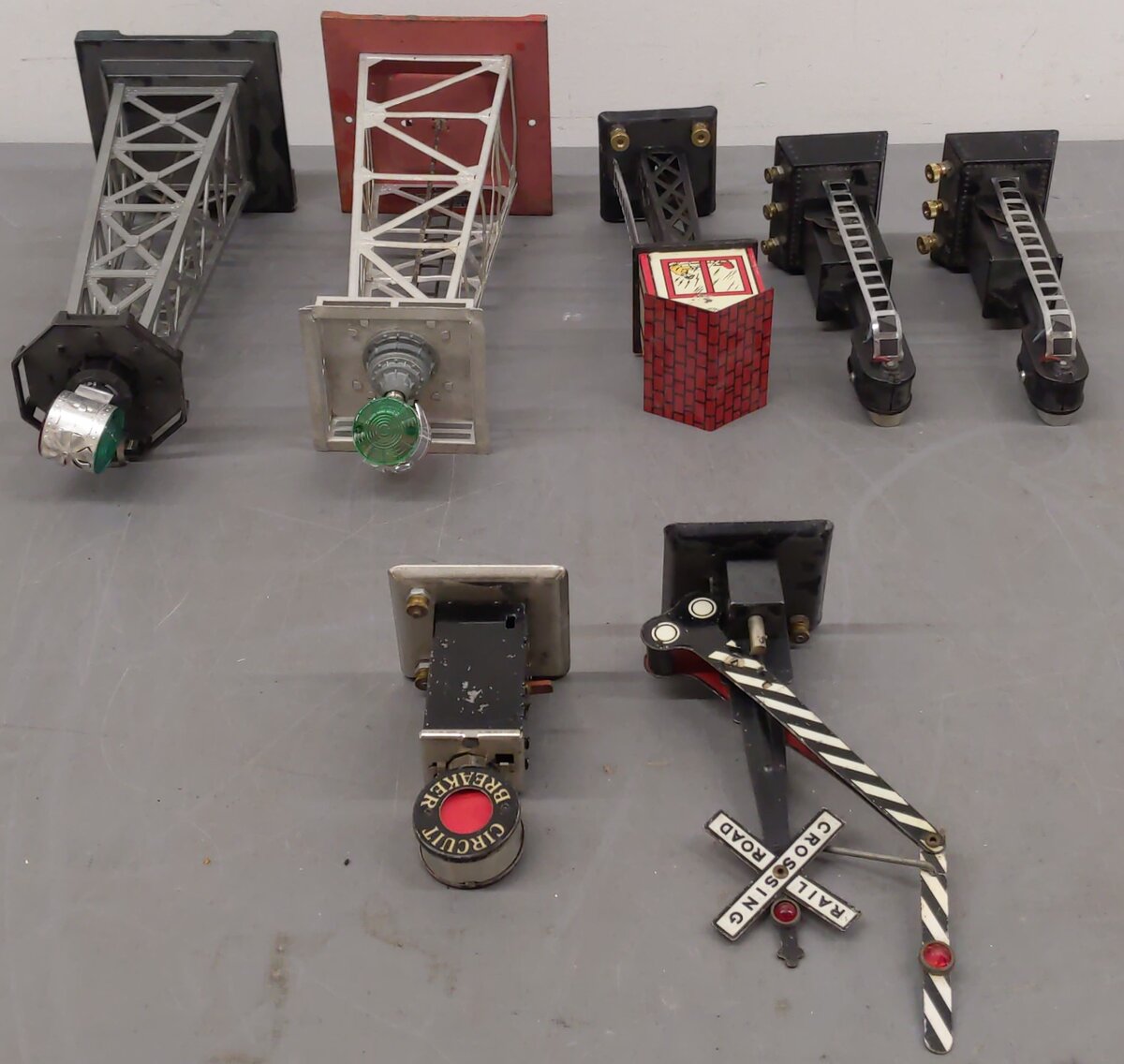 Lionel & Marx O Gauge Assorted Accessories [7]