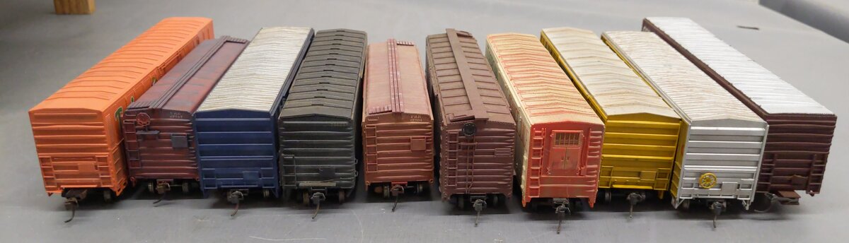 Assorted HO Scale Custom Weathered Refrigerator & Box Cars [10] EX