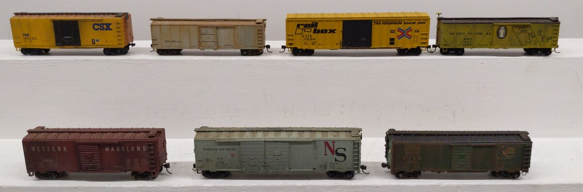 Assorted HO Scale refrigerator & Box Car Weathered [7]