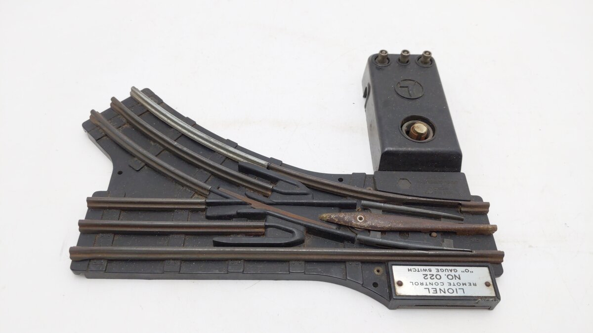 Lionel 022 O Gauge Left-Hand & Right-Hand Electric Remote Switches[2]