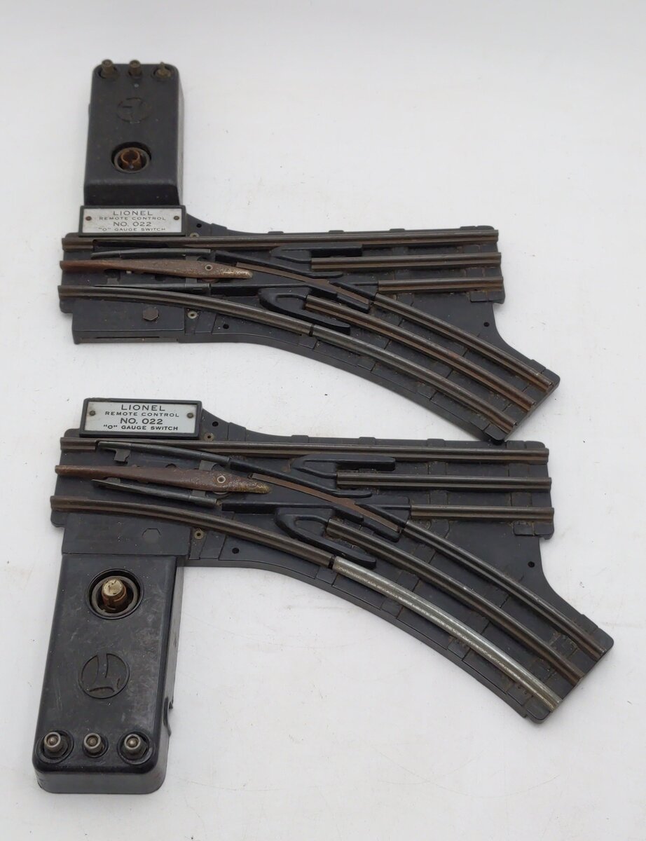 Lionel 022 O Gauge Left-Hand & Right-Hand Electric Remote Switches[2]