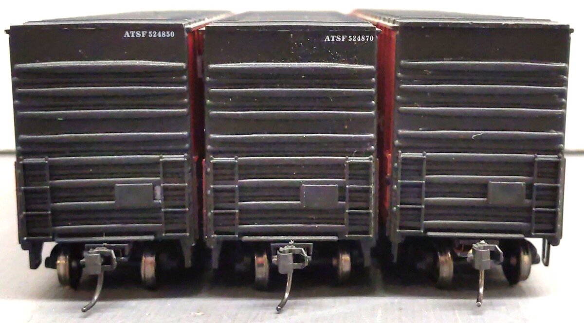 Roundhouse HO Scale Assorted Hi-Cube Boxcars: 520711, 524850, 524840 [3] EX